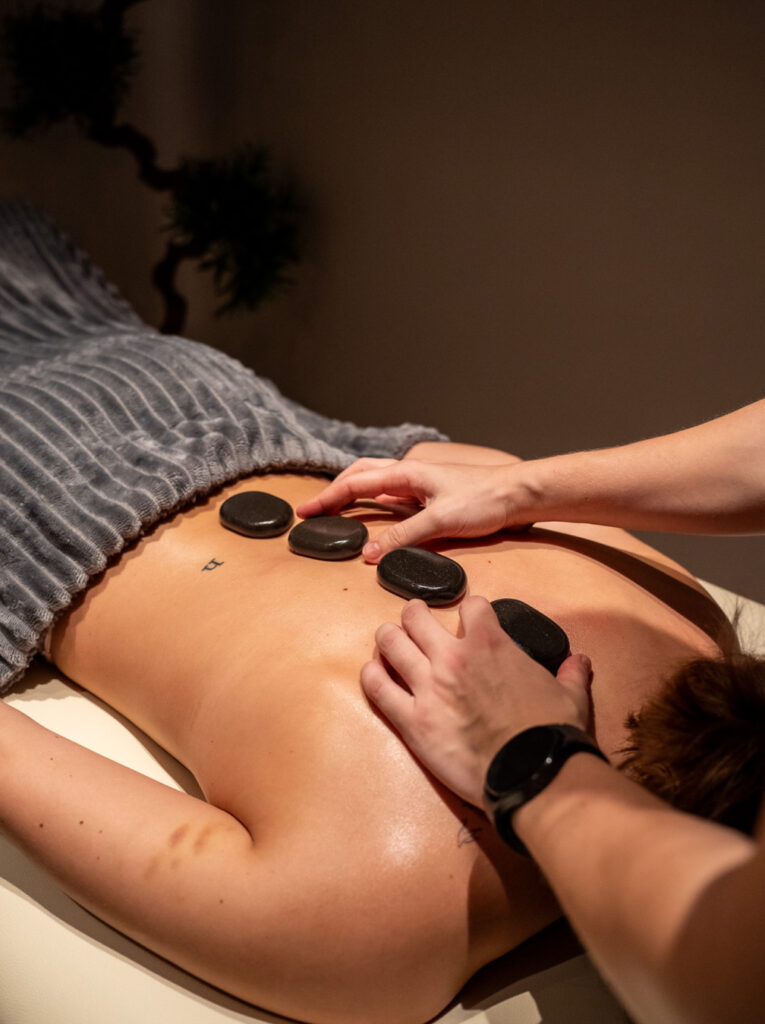 THEGYM hot stone massage